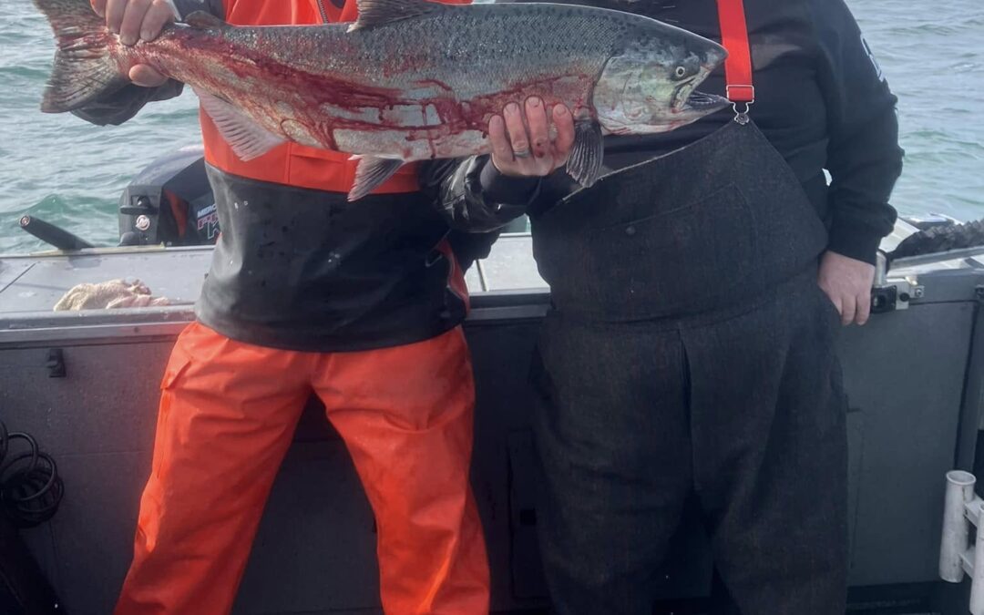 Salmon Fishing in Oregon: Coastal vs. Inland Rivers Compared